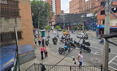 ARRIENDO LOCAL COMERCIAL CERCA AL PARQUE DE SABANETA