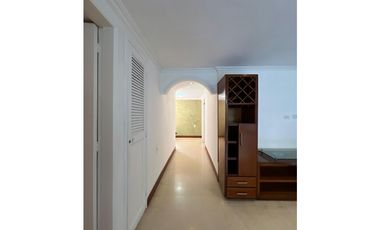 Se Arrienda Apartamento Amplio en Laureles Medellín