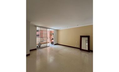 Se Arrienda Apartamento Amplio en Laureles Medellín