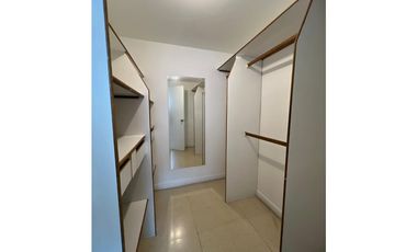 Se Arrienda Apartamento Amplio en Laureles Medellín