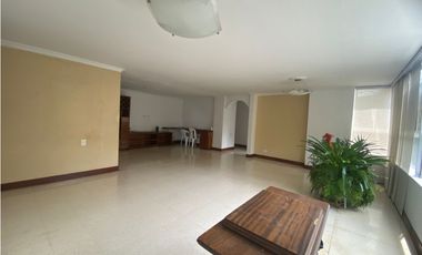 Se Arrienda Apartamento Amplio en Laureles Medellín