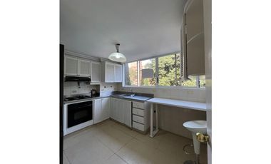 Se Arrienda Apartamento Amplio en Laureles Medellín