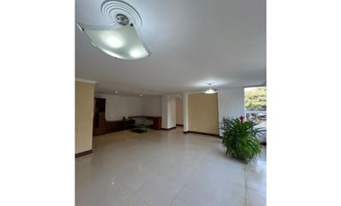 Se Arrienda Apartamento Amplio en Laureles Medellín