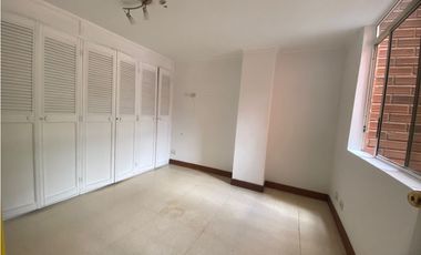 Se Arrienda Apartamento Amplio en Laureles Medellín
