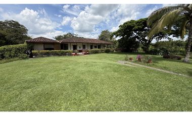 VENTA DE FINCA EN MONTENEGRO, QUINDO, COLOMBIA