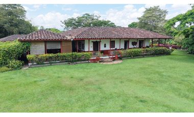 VENTA DE FINCA EN MONTENEGRO, QUINDO, COLOMBIA