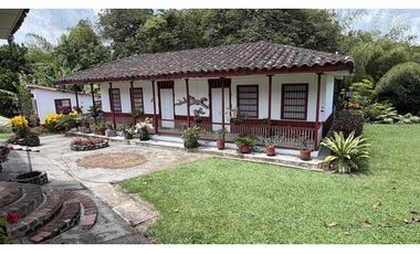 VENTA DE FINCA EN MONTENEGRO, QUINDO, COLOMBIA