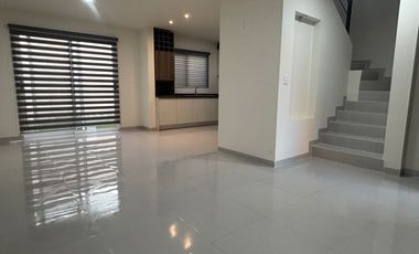 CASA EN RENTA, TESALIA RESIDENCIAL, LOMAS DE ANGELOPOLIS IIIOPOLIS IIII