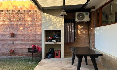 VENTA CASA 2 DORMITORIOS BARRIO ALTO PADILLA