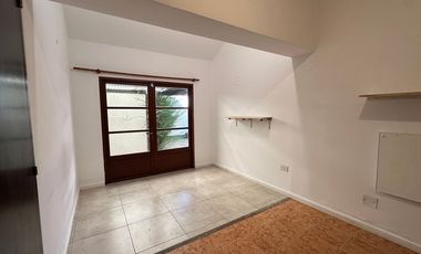 VENTA CASA 2 DORMITORIOS BARRIO ALTO PADILLA