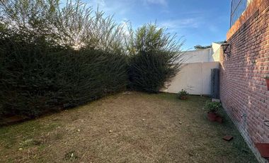 VENTA CASA 2 DORMITORIOS BARRIO ALTO PADILLA