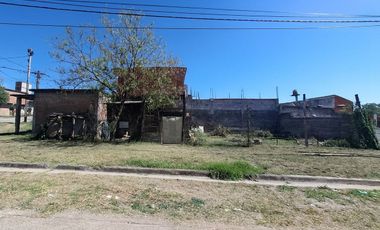 VENTA DE CASA A REFACIONAR B° BALCON, 3 AMBIENTES