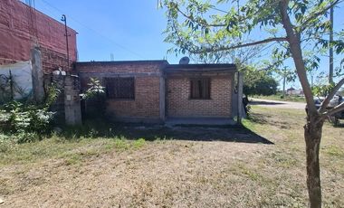 VENTA DE CASA A REFACIONAR B° BALCON, 3 AMBIENTES