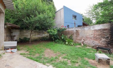 VENTA CASA TRES AMBIENTES Y TERRENO GLEW