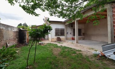 VENTA CASA TRES AMBIENTES Y TERRENO GLEW