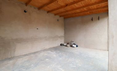 VENTA CASA TRES AMBIENTES Y TERRENO GLEW