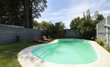 VENTA DE CASA CON PILETA -TRUJUI MORENO