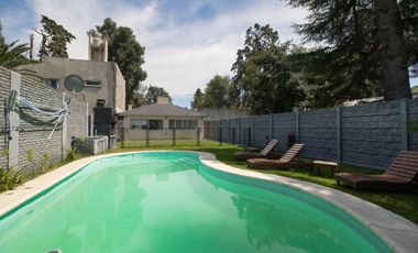 VENTA DE CASA CON PILETA -TRUJUI MORENO