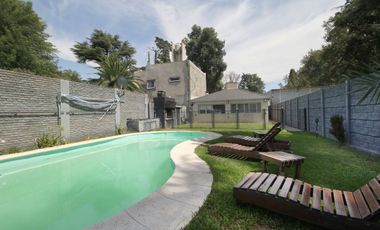 VENTA DE CASA CON PILETA -TRUJUI MORENO