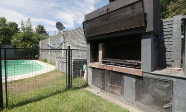 VENTA DE CASA CON PILETA -TRUJUI MORENO