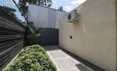 VENTA DE CASA CON PILETA -TRUJUI MORENO