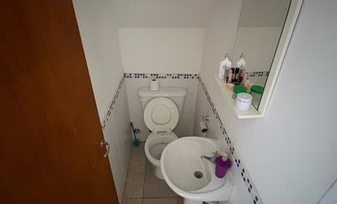 VENTA CASA 2 DORMITORIOS Y LOCAL COMERCIAL