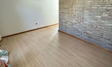 VENTA CASA 2 DORMITORIOS Y LOCAL COMERCIAL