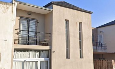 VENTA CASA 2 DORMITORIOS Y LOCAL COMERCIAL
