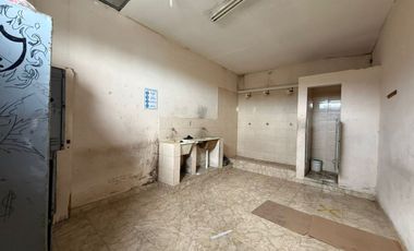 LOCAL / DEPÓSITO EN ALQUILER – 1.200 m² V. ALSINA