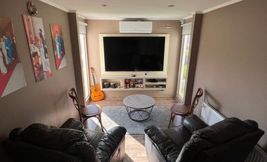 EXCLUSIVA RESIDENCIA EN CONDOMINIO PRIVADO SANTA ELENA