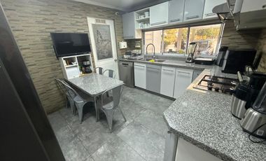 EXCLUSIVA RESIDENCIA EN CONDOMINIO PRIVADO SANTA ELENA