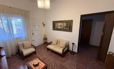 VENTA CASA 4 AMBIENTES EN EZPELETA