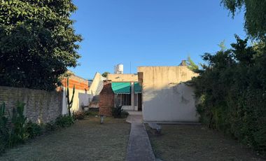 VENTA CASA 4 AMBIENTES EN EZPELETA