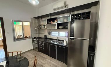 VENTA CASA 4 AMBIENTES EN EZPELETA