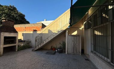 VENTA CASA 4 AMBIENTES EN EZPELETA