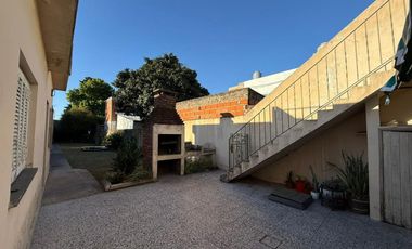 VENTA CASA 4 AMBIENTES EN EZPELETA