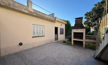 VENTA CASA 4 AMBIENTES EN EZPELETA
