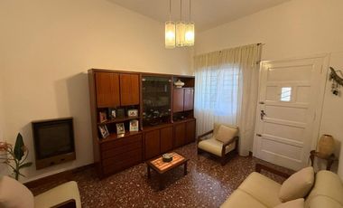 VENTA CASA 4 AMBIENTES EN EZPELETA