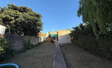VENTA CASA 4 AMBIENTES EN EZPELETA