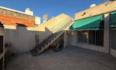 VENTA CASA 4 AMBIENTES EN EZPELETA