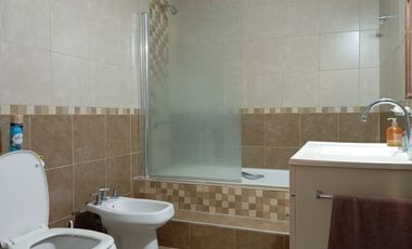 VIVIENDA MULTIFAMILIAR EN CLAYPOLE - GRAN TERRENO