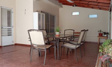 VIVIENDA MULTIFAMILIAR EN CLAYPOLE - GRAN TERRENO