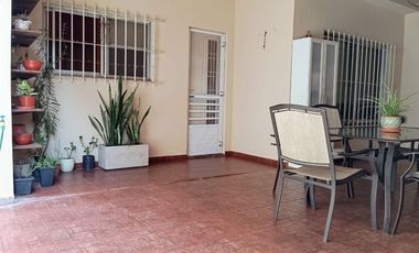 VIVIENDA MULTIFAMILIAR EN CLAYPOLE - GRAN TERRENO