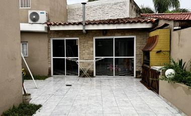 Venta PH 4 ambs. Exc. Ubicación. Quincho y Patio