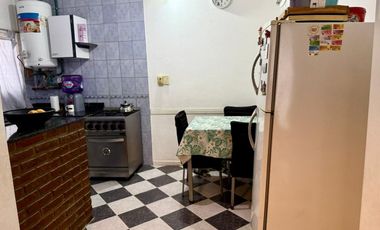 Venta PH 4 ambs. Exc. Ubicación. Quincho y Patio