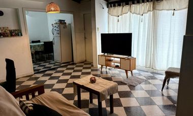 Venta PH 4 ambs. Exc. Ubicación. Quincho y Patio