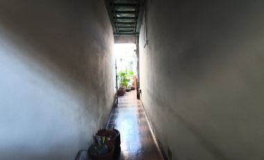 VENTA PERMUTA CASA C/COCHERA CASEROS A REFACCIONAR