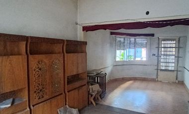 VENTA PERMUTA CASA C/COCHERA CASEROS A REFACCIONAR