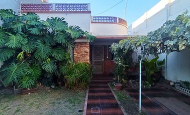 VENTA PERMUTA CASA C/COCHERA CASEROS A REFACCIONAR