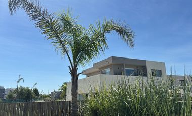 VENTA ESPECTACULAR CASA A ESTRENAR EN LAGOON PILAR